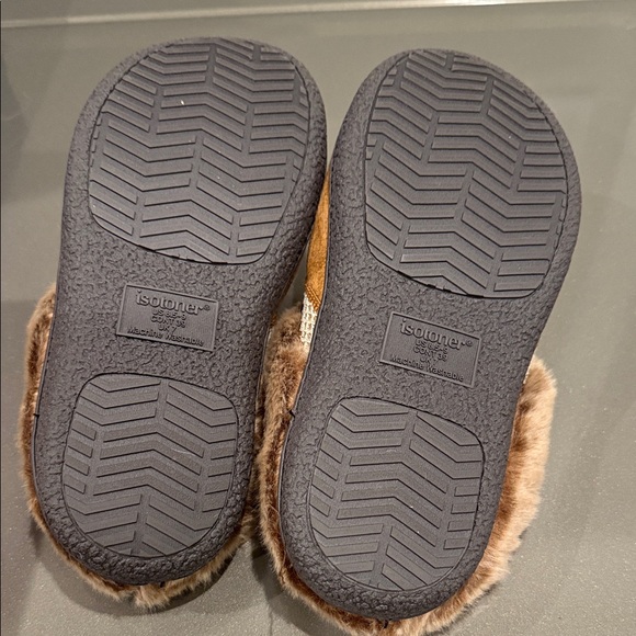 Cozy Brown women’s slippers with Faux Fur Lining - Picture 3 of 6